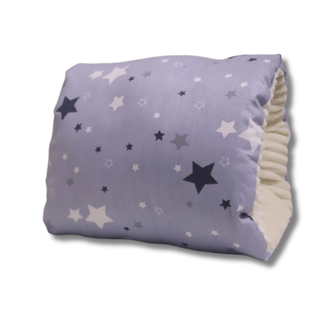 כרית הנקה שער גן עדן מציגה כוכבים כחולים