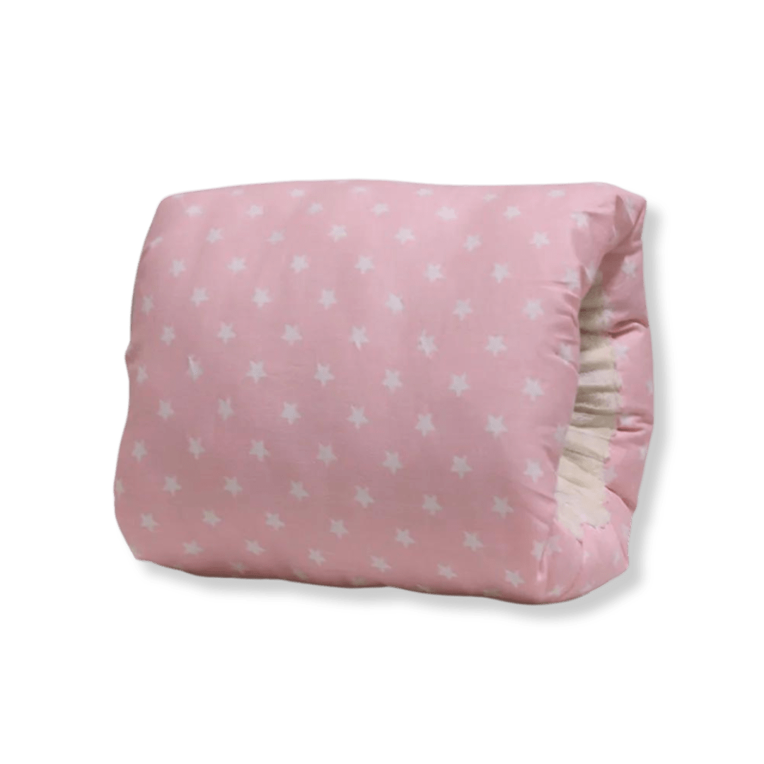 כרית הנקה שער גן עדן מציגה כוכבים וורודים 